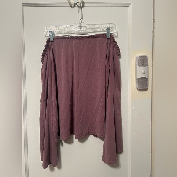 Off the Shoulder Bell Sleeve Top - Picture 2 of 3